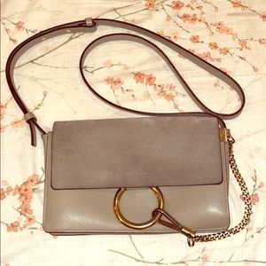 Chloé Faye in Motty grey